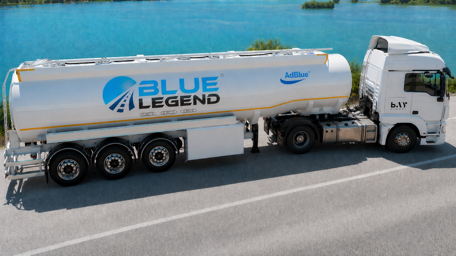 BAY GLOBAL logolu BLUE LEGEND AdBlue tankeri, kıyı yolunda